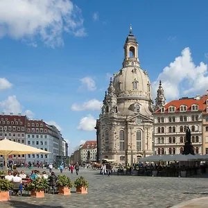 Apartment Großes Im Zentrum Von Dresden, 2 Schlafzimmer, 2 Bäder, Balkon, Dresden